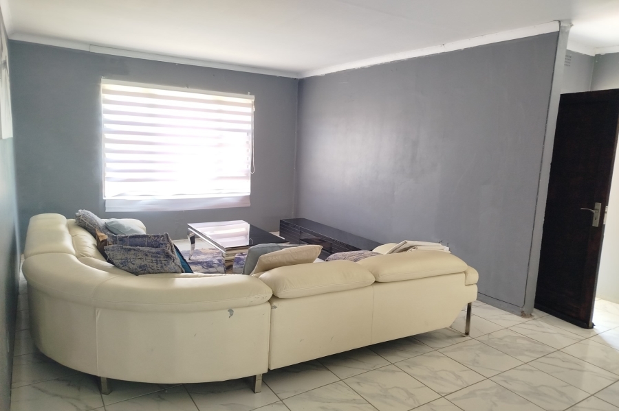 To Let 4 Bedroom Property for Rent in Riebeeckstad Free State